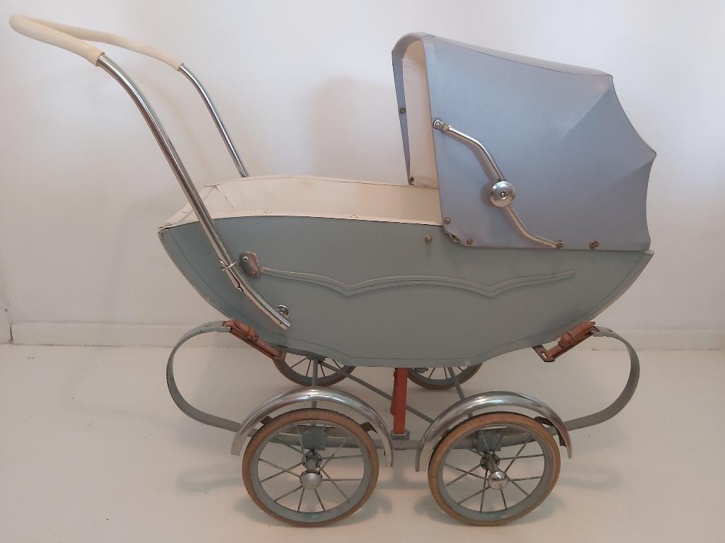 Poppenwagen, Ophalen