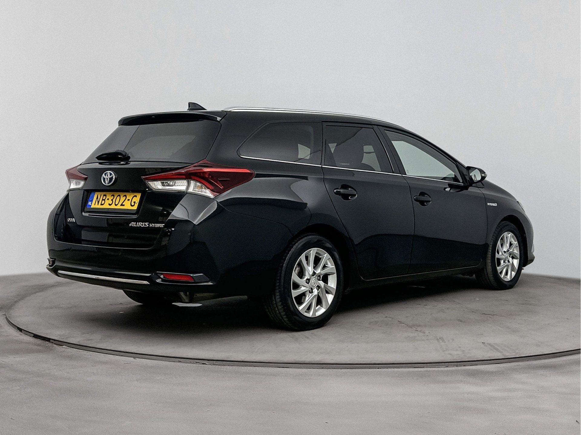 Toyota Auris Touring Sports 1.8 Hybrid Lease pro | Navigatie, 12 maanden, Gebruikt, Zwart, Origineel Nederlands