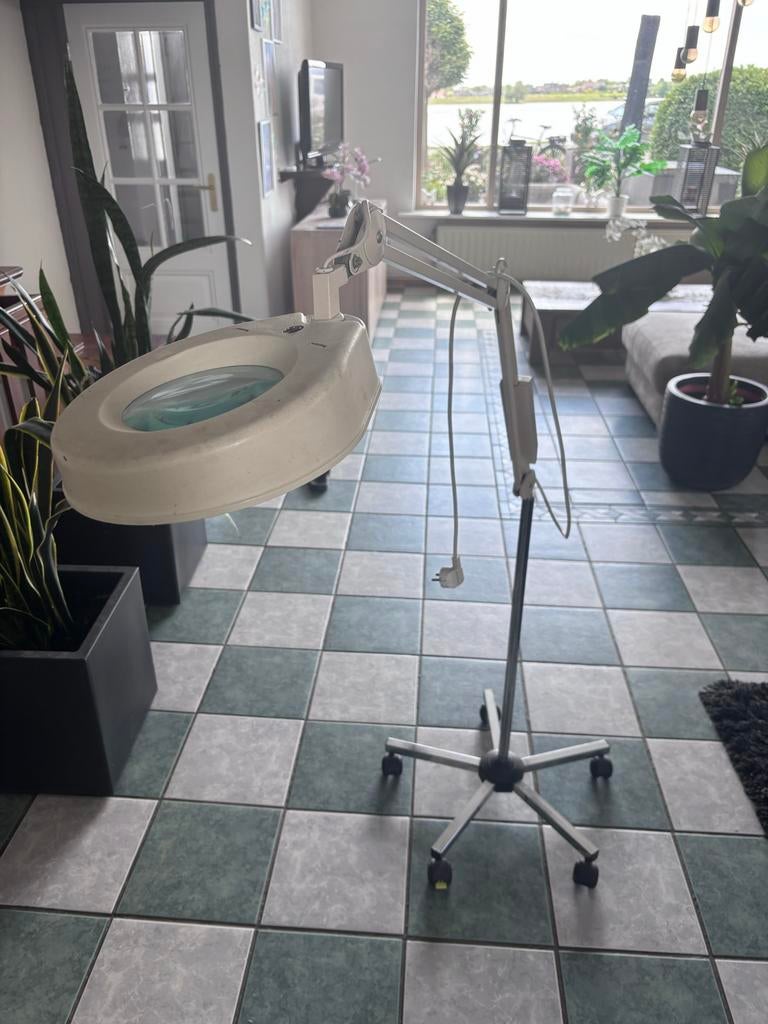 Verrijdbare Loeplamp - Erg Makkelijk in Gebruik, Ophalen, Gebruikt, Loeplamp