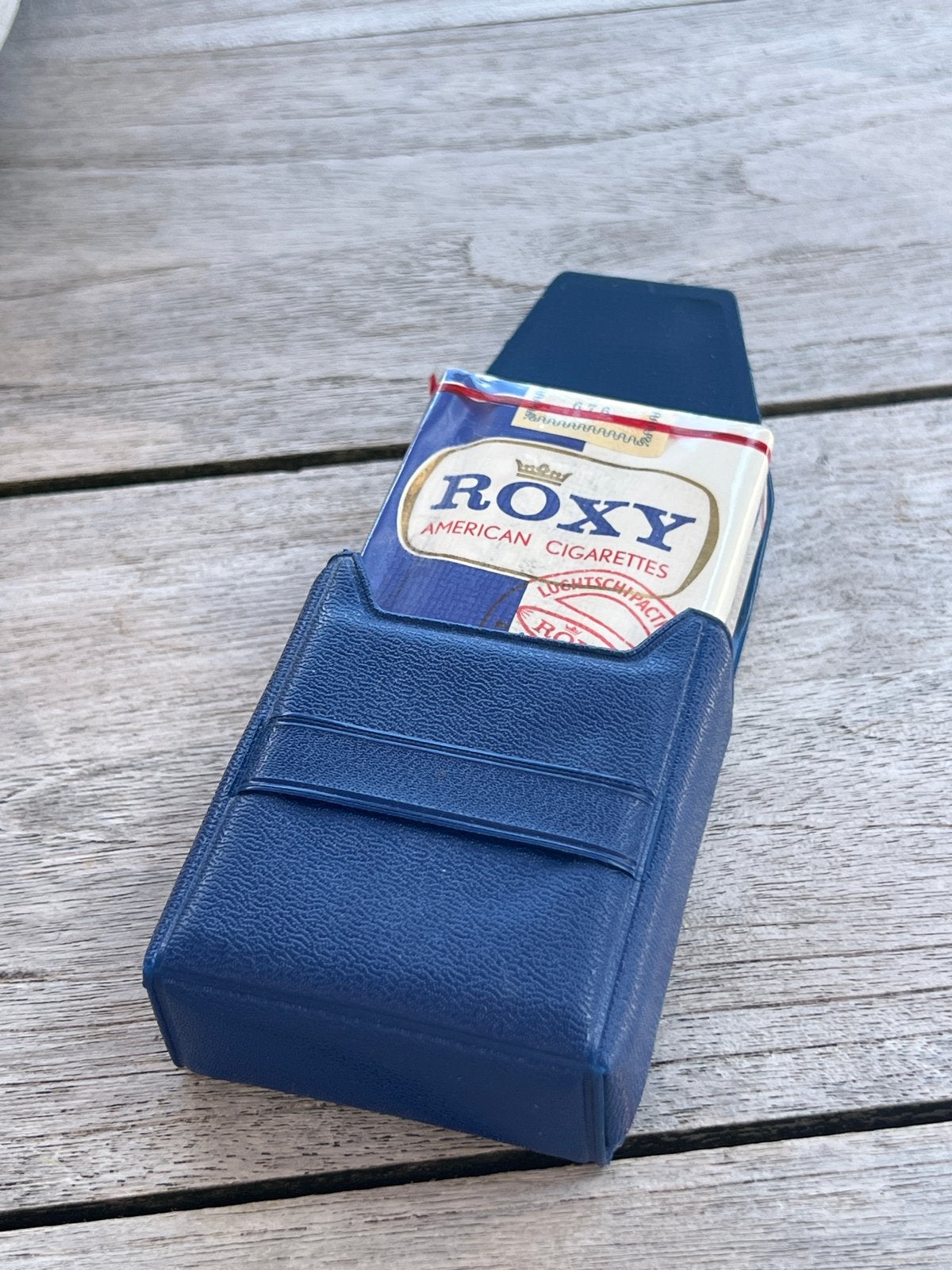 Vintage Roxy Sigarettenhouder - Luchtschip Actie 1963, Ophalen of Verzenden, Zo goed als nieuw, Tabaksdoos of Verpakking
