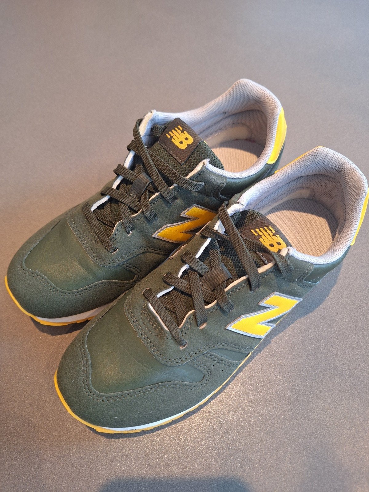 New Balance sneakers groen/geel - Maat 36, Jongen of Meisje, Overige typen, Ophalen of Verzenden, Zo goed als nieuw