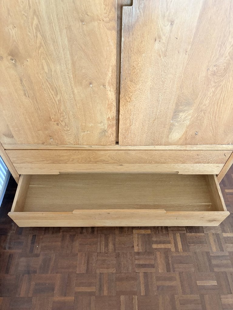Massief eiken kast: 2 deuren, 2 grote lades, Antiek en Kunst, Ophalen