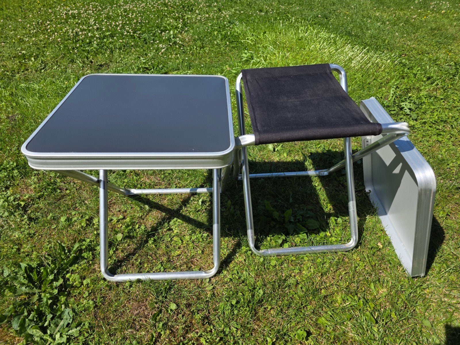 Camping bijzettafel en voetenbankje in één, Ophalen, Gebruikt, Campingtafel