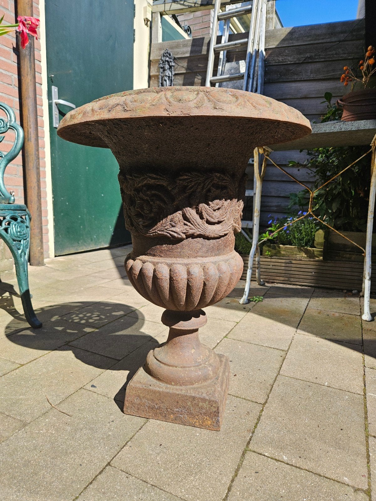 63cm XL Grote mooie bewerkte gietijzeren tuinvaas, Tuin en Terras, Tuinvazen, Ophalen, Gebruikt
