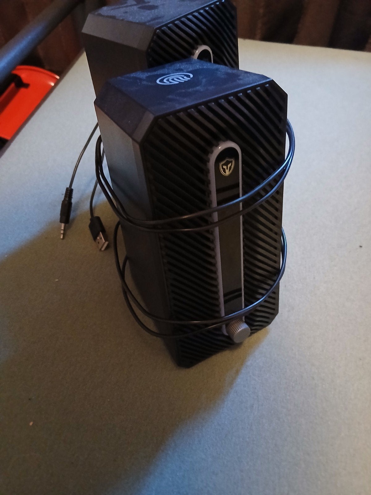 Boxjes met LED-verlichting - Zo goed als nieuw, Computers en Software, Ophalen, Zo goed als nieuw, Audiokanaal 2