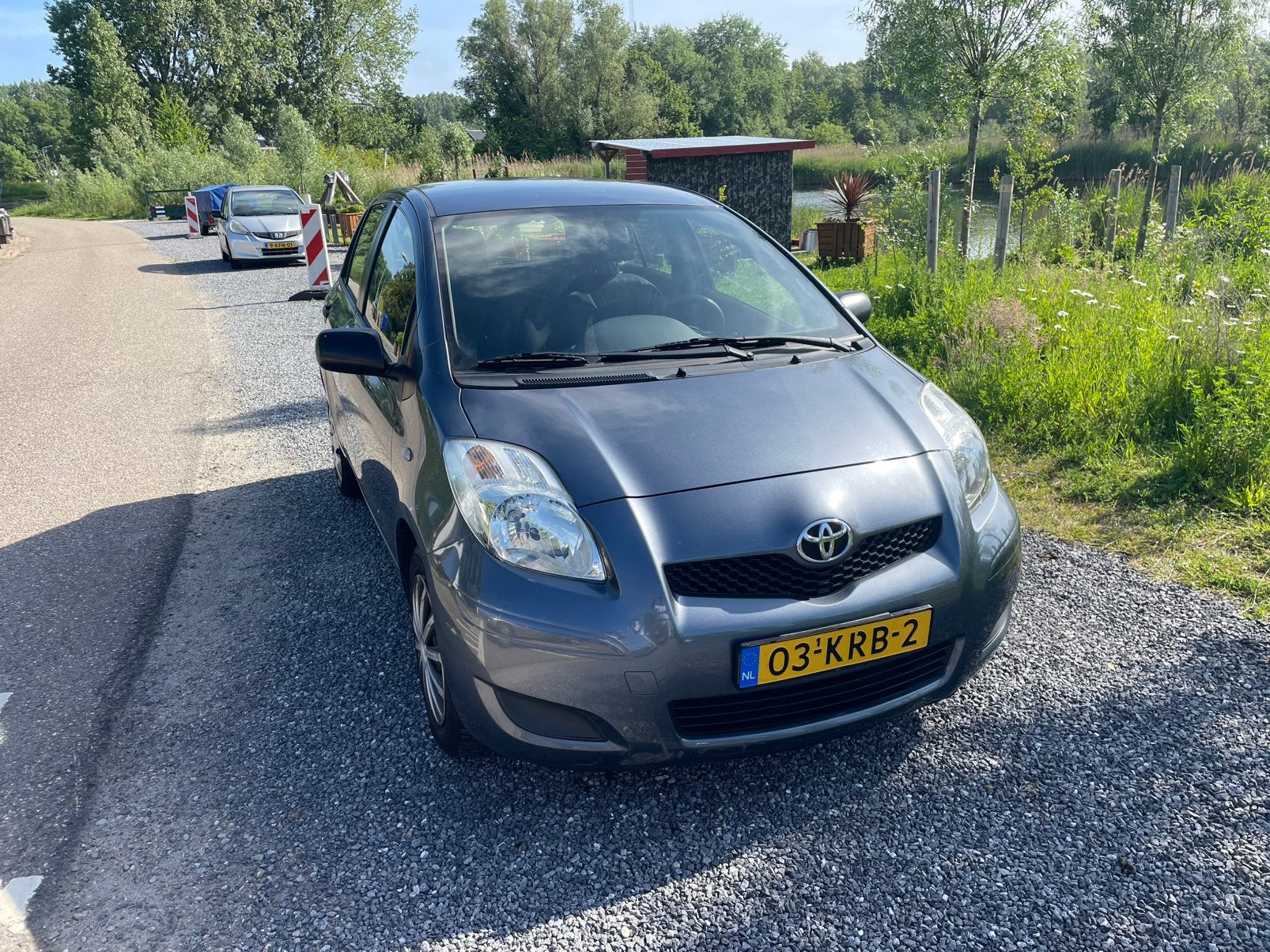 Toyota Yaris 1.3 16V Vvt-i 5DR 2010  6 bak met airco, Voorwielaandrijving, 40 €/maand, 4 cilinders, Blauw