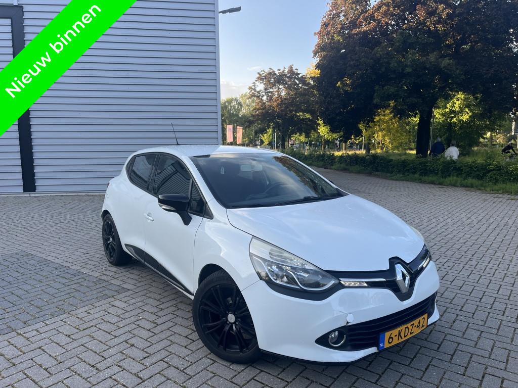Renault Clio 1.5 dCi Clima Navi Bleutooth Parkeersensoren, Auto's, Renault, Gebruikt, 4 cilinders, 96 €/maand, Wit