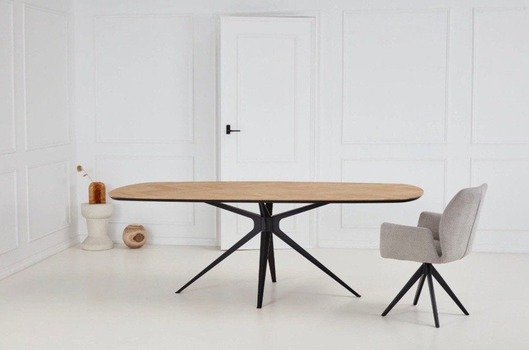 Eiken Visgraat Eettafel Ovaal - Anna Zwart onderstel, Huis en Inrichting, Tafels | Eettafels, Ophalen, Gebruikt, Modern, Scandinavisch
