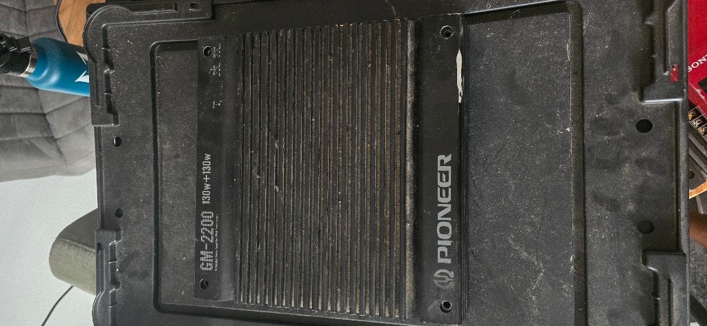 3x oldschool auto versterker Pioneer GM-2200 en 2x Sony, Auto diversen, Ophalen of Verzenden, Gebruikt