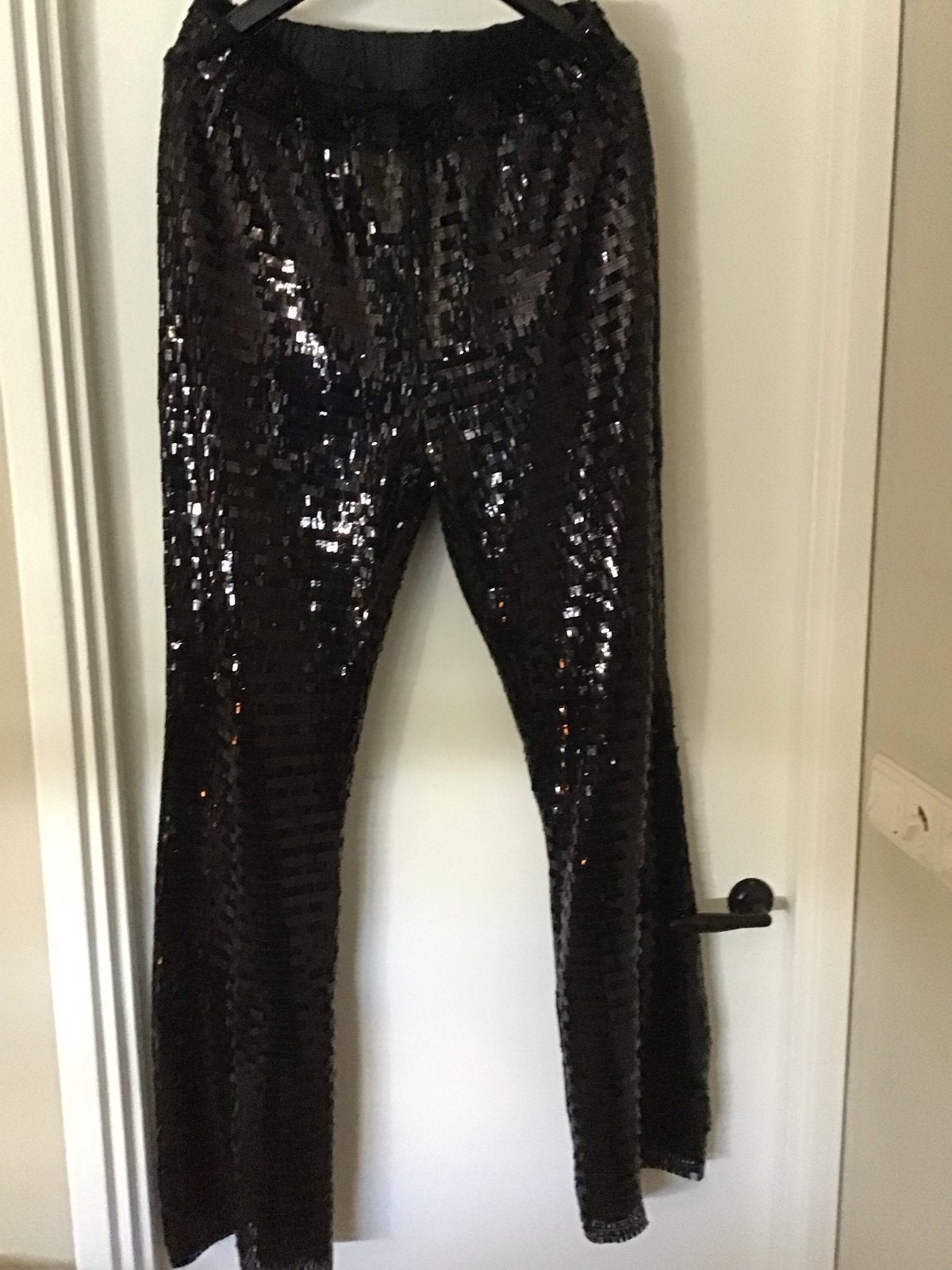 Zwarte feestbroek met pailletten - Maat XL, Kleding | Dames, Zwart, Maat 46/48 (XL) of groter, Ophalen of Verzenden, Zo goed als nieuw