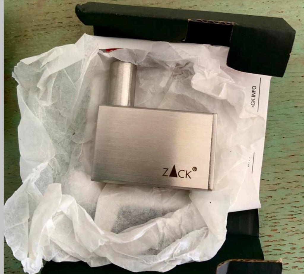 ZACK Linea Handdoekhaak RVS - Nieuw in doos, Ophalen of Verzenden, Nieuw, Grijs, Handdoekenrek