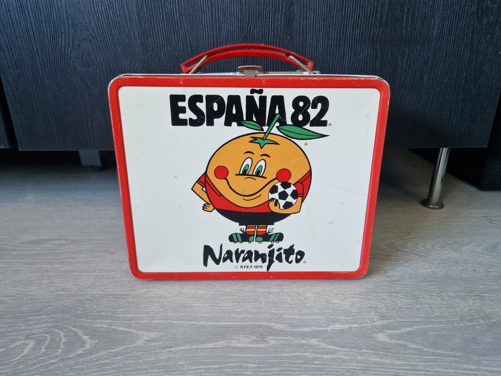 Vintage FIFA world cup España 82 Naranjito metalen lunchbox, Ophalen of Verzenden, Gebruikt