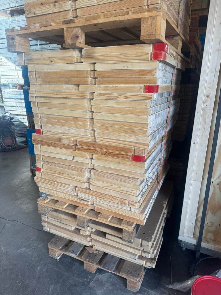 Partij verzaagde octanorm beursvloer platen, Ophalen, Minder dan 25 mm, Zo goed als nieuw, Plank