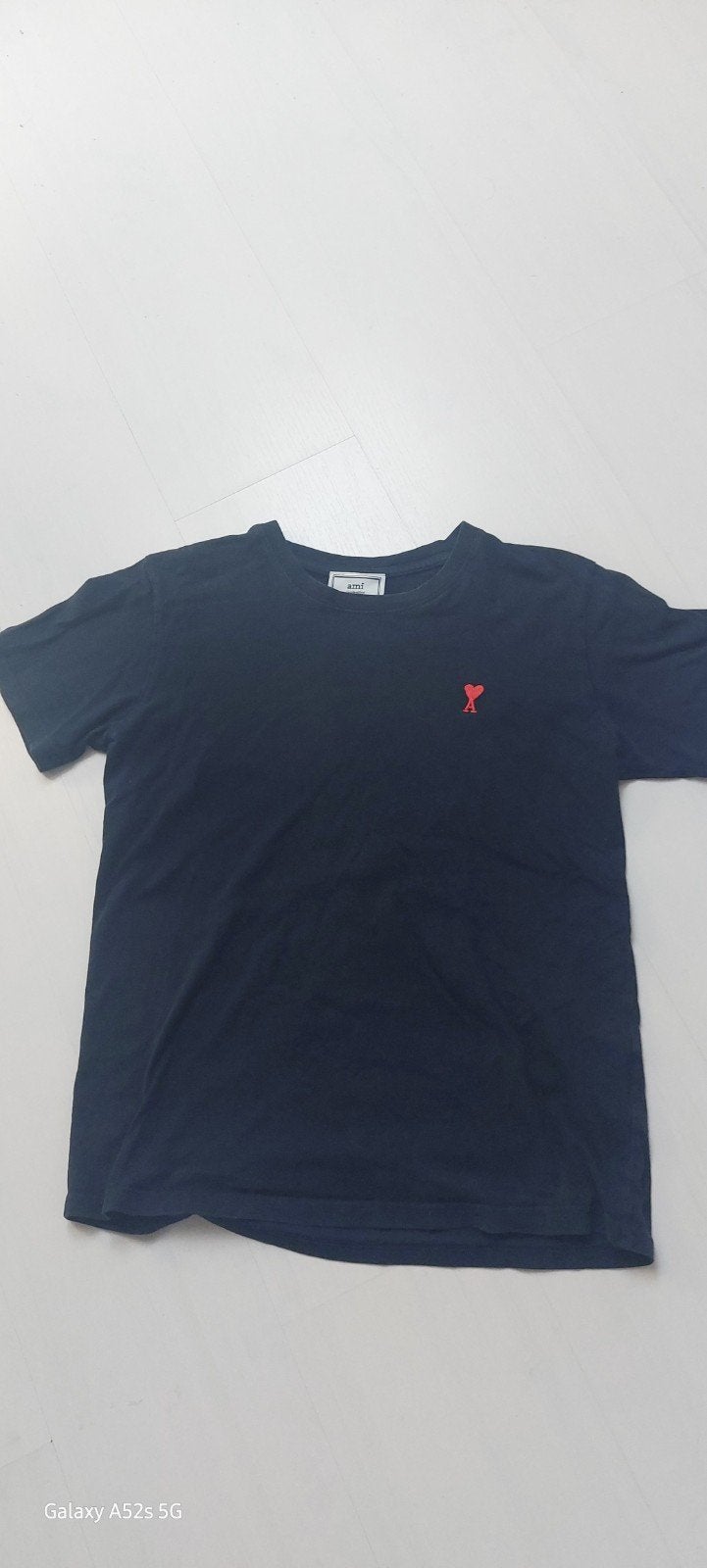 Ami Paris T-shirt met rood hartje - Maat M, Maat 48/50 (M), Ami Paris, Zwart, Ophalen of Verzenden