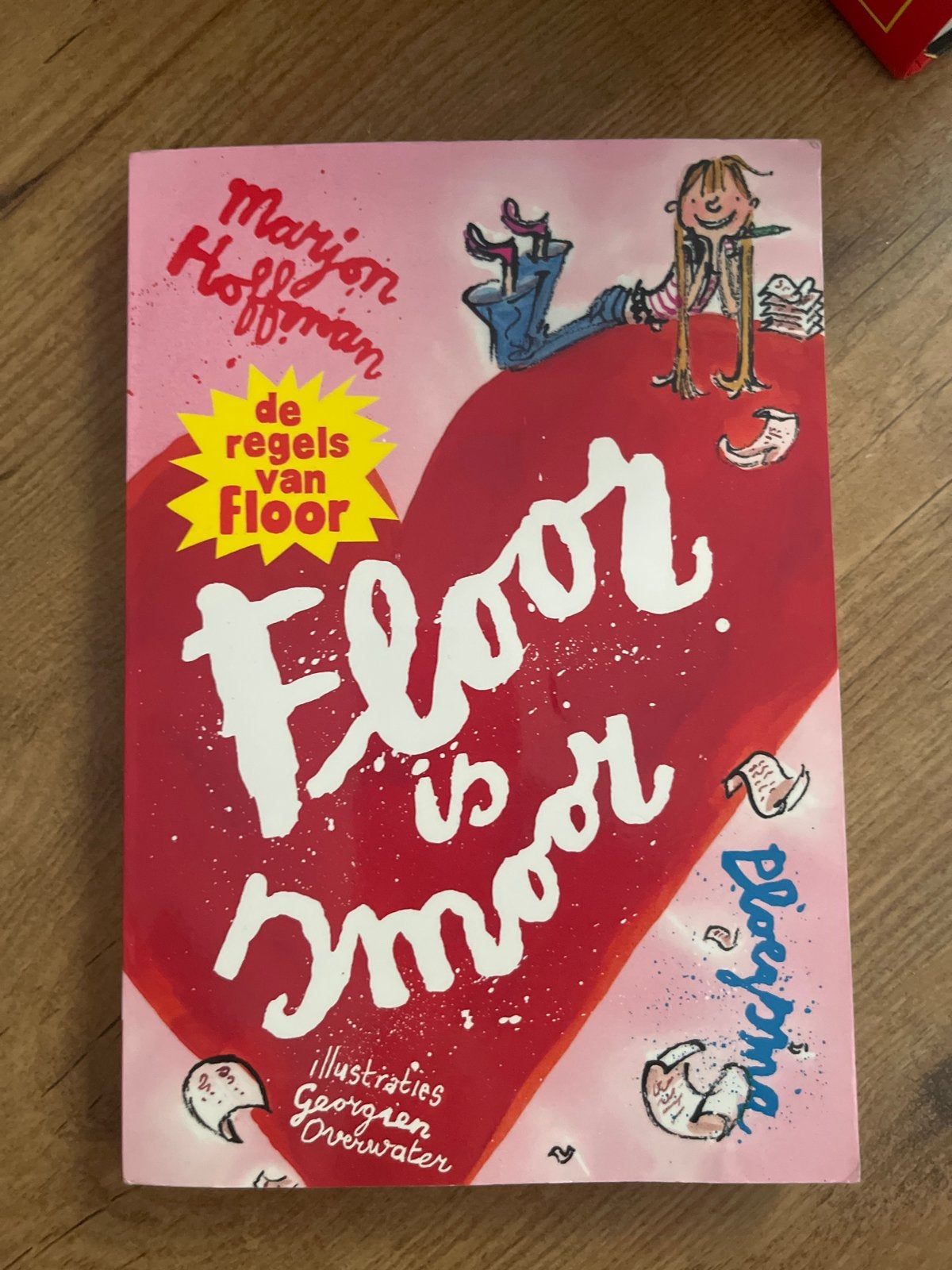 Floor is Smoor - De regels van Floor - Marjon Hoffman, Boeken, Ophalen of Verzenden, Gelezen, Fictie algemeen