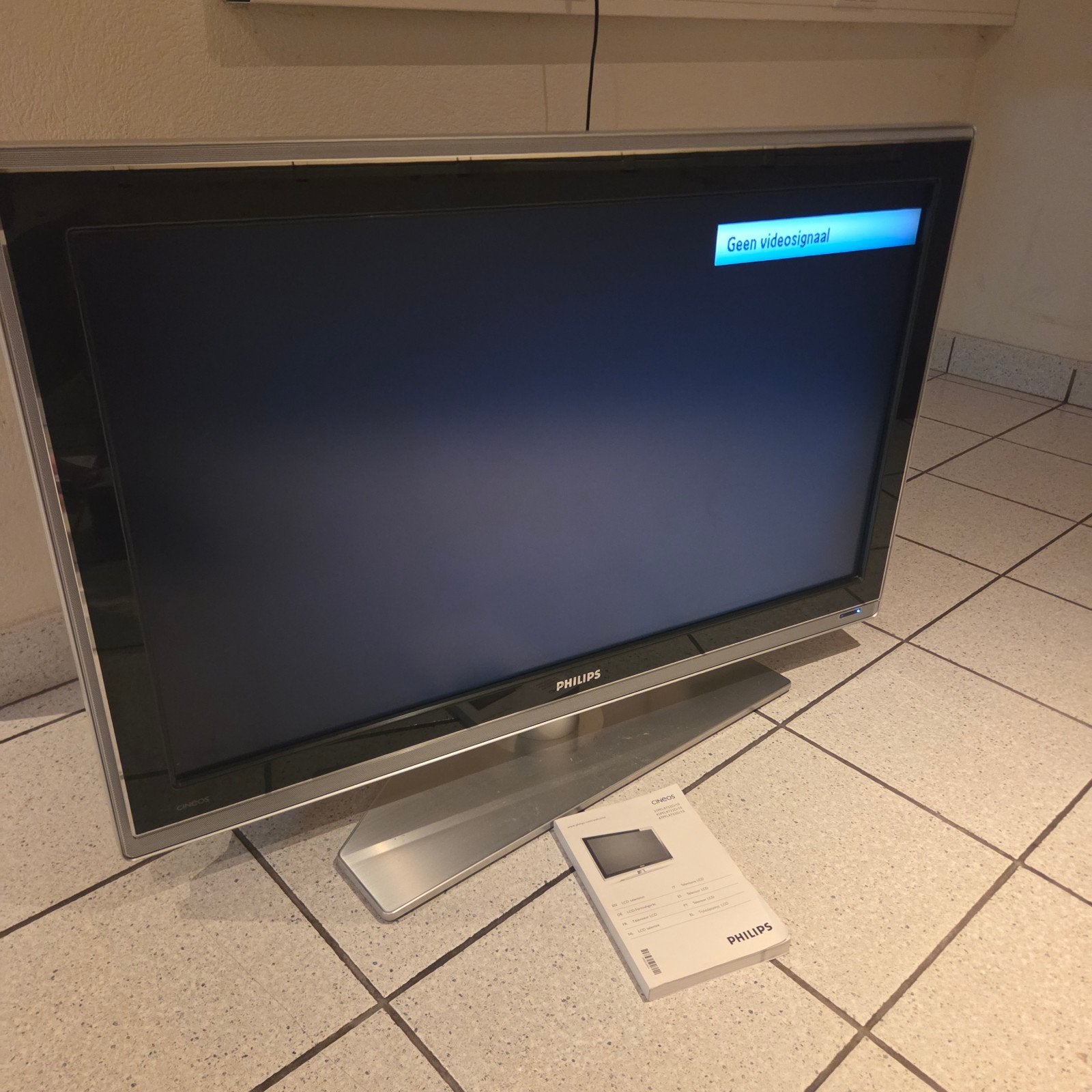 Philips Cineos LCD TV met afstandsbediening en handleiding, Ophalen, Philips, Gebruikt, 50 Hz