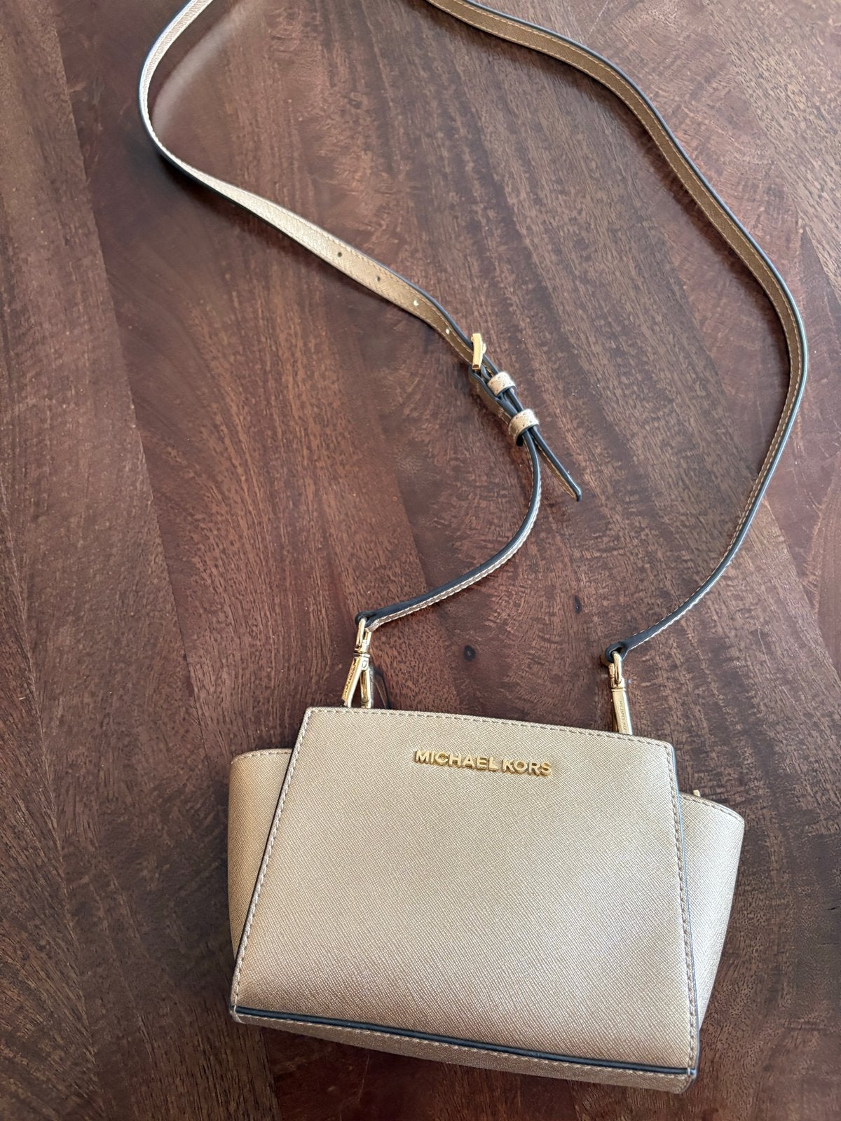 Originele Michael Kors Selma tas - Goud, Sieraden, Tassen en Uiterlijk, Tassen | Damestassen, Ophalen of Verzenden, Zo goed als nieuw