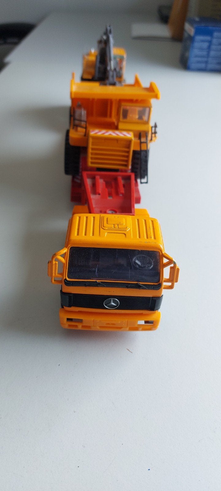 Grote speelgoed vrachtwagen met graafmachine en dumper, Ophalen of Verzenden, Zo goed als nieuw