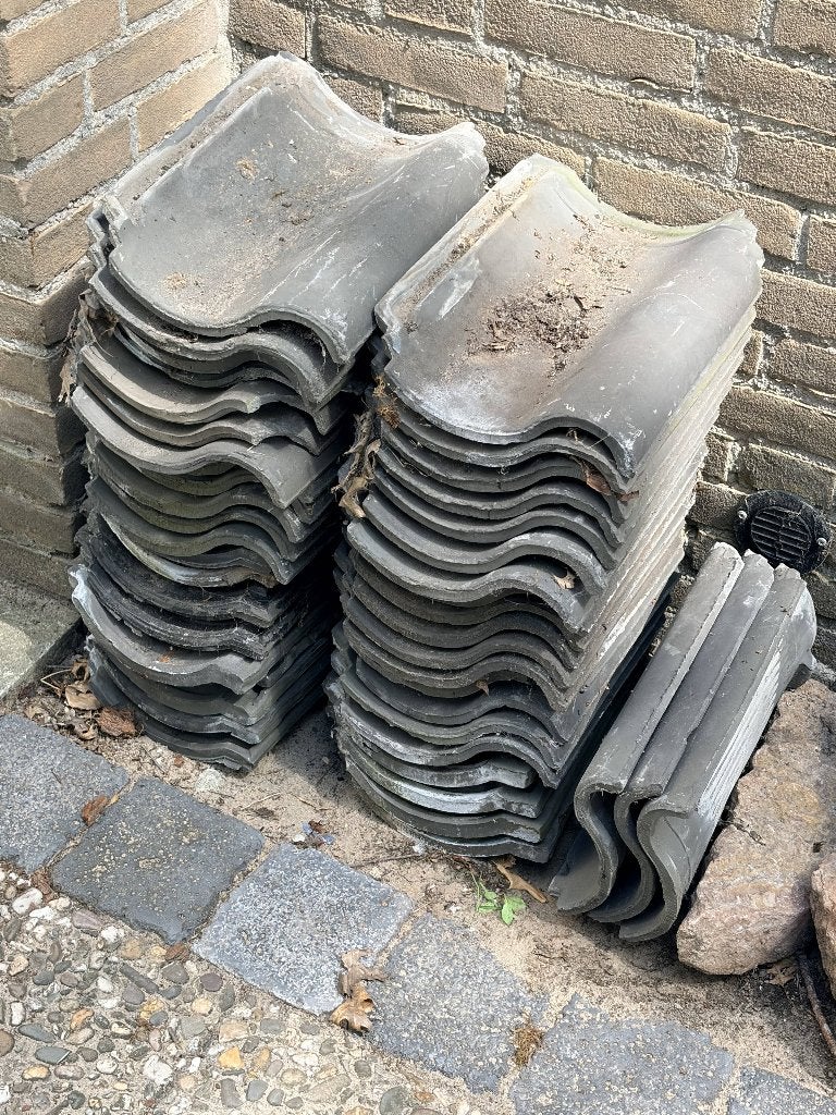 Gratis af te halen: Dakpannen, Doe-het-zelf en Verbouw, Dakpannen en Dakbedekking, Ophalen, Gebruikt, Steen of Klei, Minder dan 5 m²