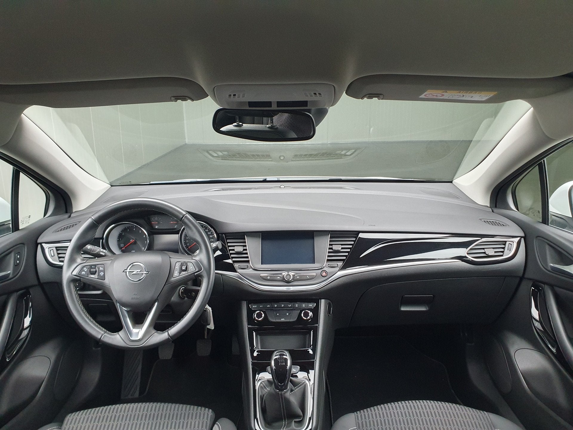 Opel Astra Sports Tourer 1.2 Elegance NAVI/PDC/CRUISE/CLIMA/, Auto's, Opel, Voorwielaandrijving, Gebruikt, Euro 6, Leder en Stof