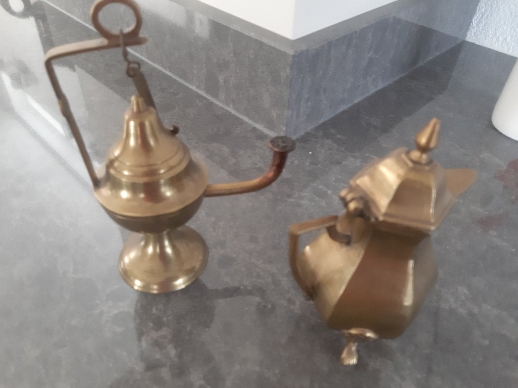 2 geel koperen kannetjes, Ophalen, Koper