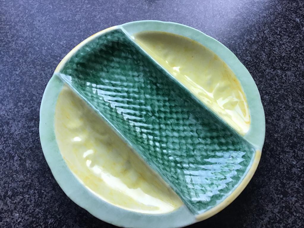 VINTAGE “ ASPERGES BORD” Ø 24,5 cm, Ophalen of Verzenden