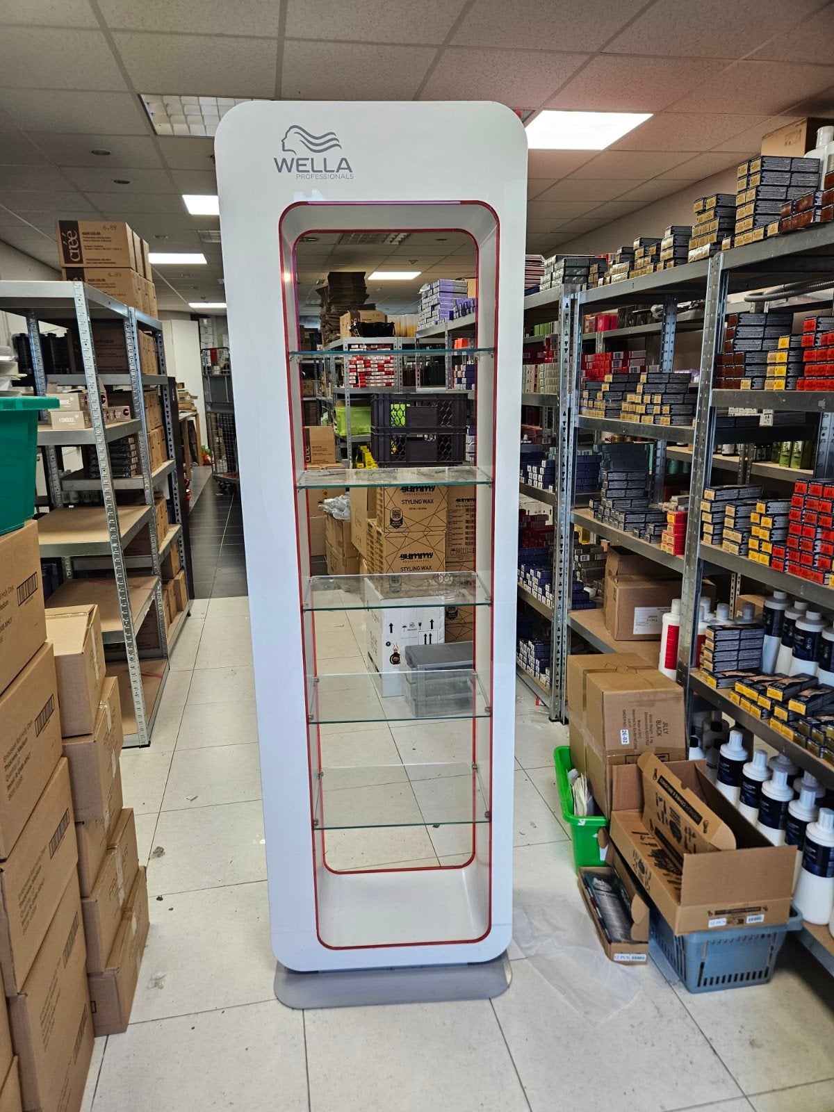 Wella displaykast met glazen planken - gratis af te halen, Met plank(en), Minder dan 50 cm, Gebruikt, 200 cm of meer