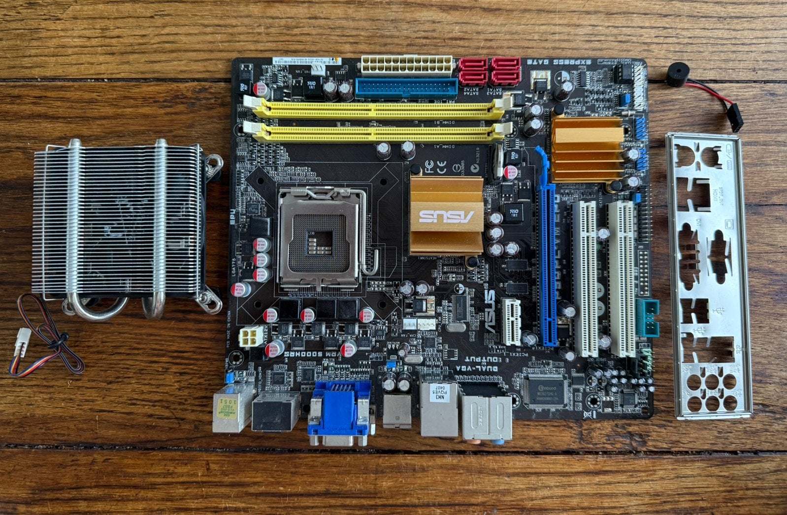 ASUS  P5QPL-VM EPU Retro Moederbord, Computers en Software, Moederborden, Zo goed als nieuw, Overige typen, DDR2, Ophalen of Verzenden
