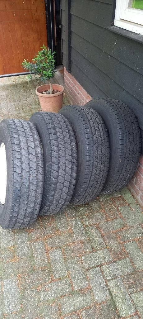4 Land Rover Defender velgen + banden.  235/85/R16, Ophalen, Overige, Gebruikt, 16 inch