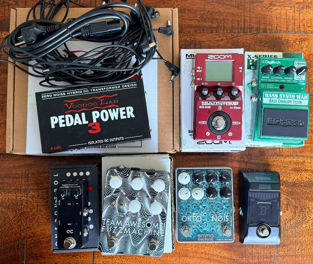 Effectpedalen bas en voeding, Ophalen of Verzenden, Zo goed als nieuw, Volume