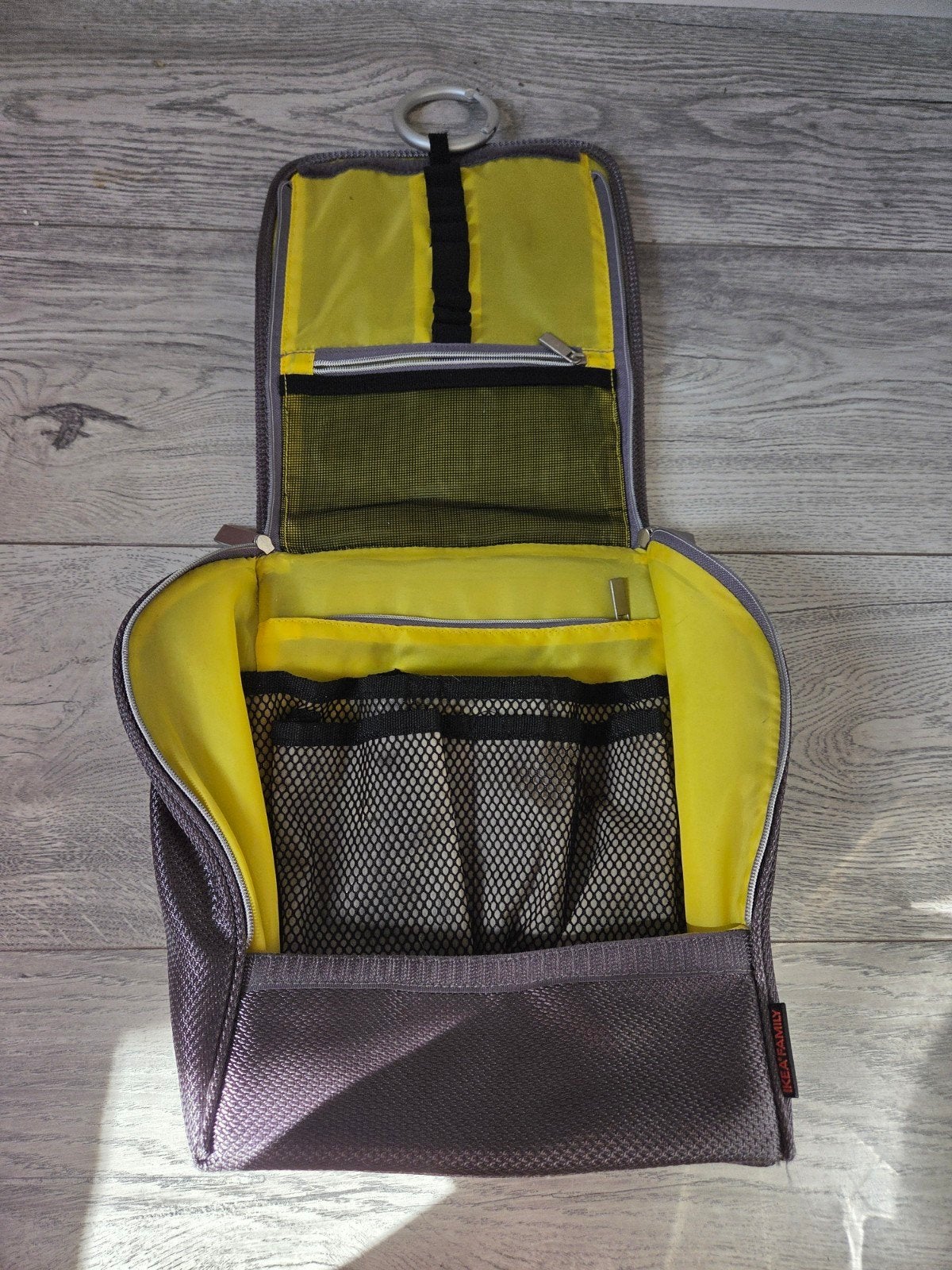 IKEA Reistas / Make-up Tas - Zo goed als nieuw, Ophalen of Verzenden, Zo goed als nieuw, Grijs, Softcase