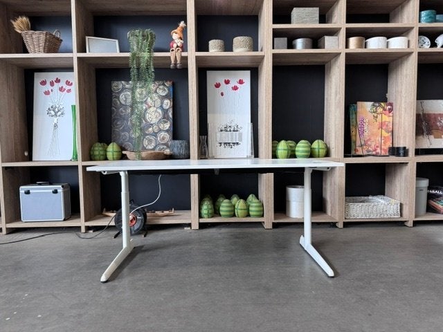 Ahrend elektrisch bureau – 1 stuk