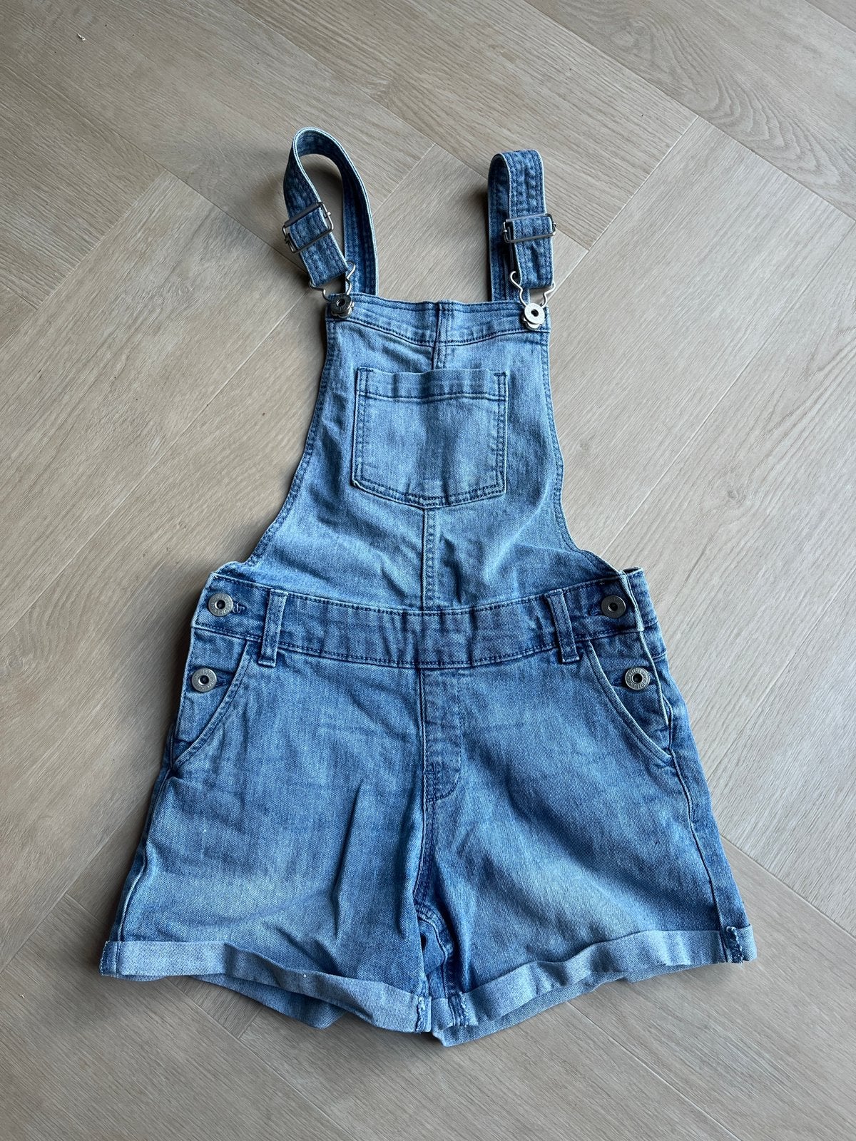 Hema korte spijker tuinbroek maat 122/128, Kinderen en Baby's, Ophalen of Verzenden, Zo goed als nieuw, Meisje, Broek