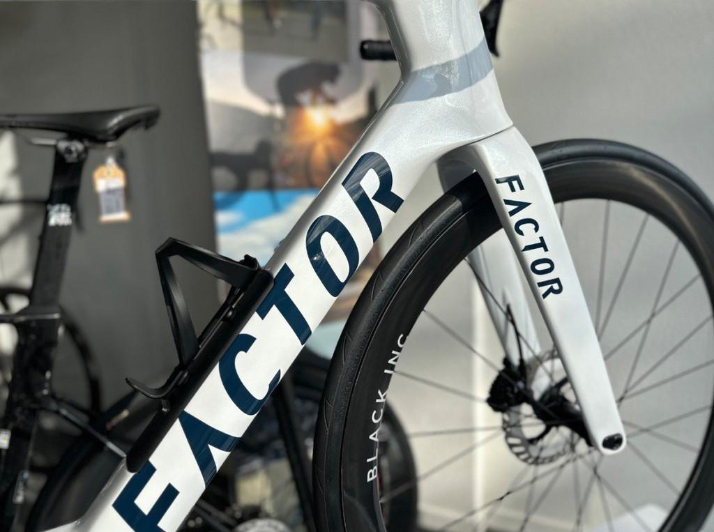 Factor Monza Pearl white 56cm 2026, Fietsen en Brommers, Fietsen | Racefietsen, Overige merken, -, - 0
-, NL, Nieuw