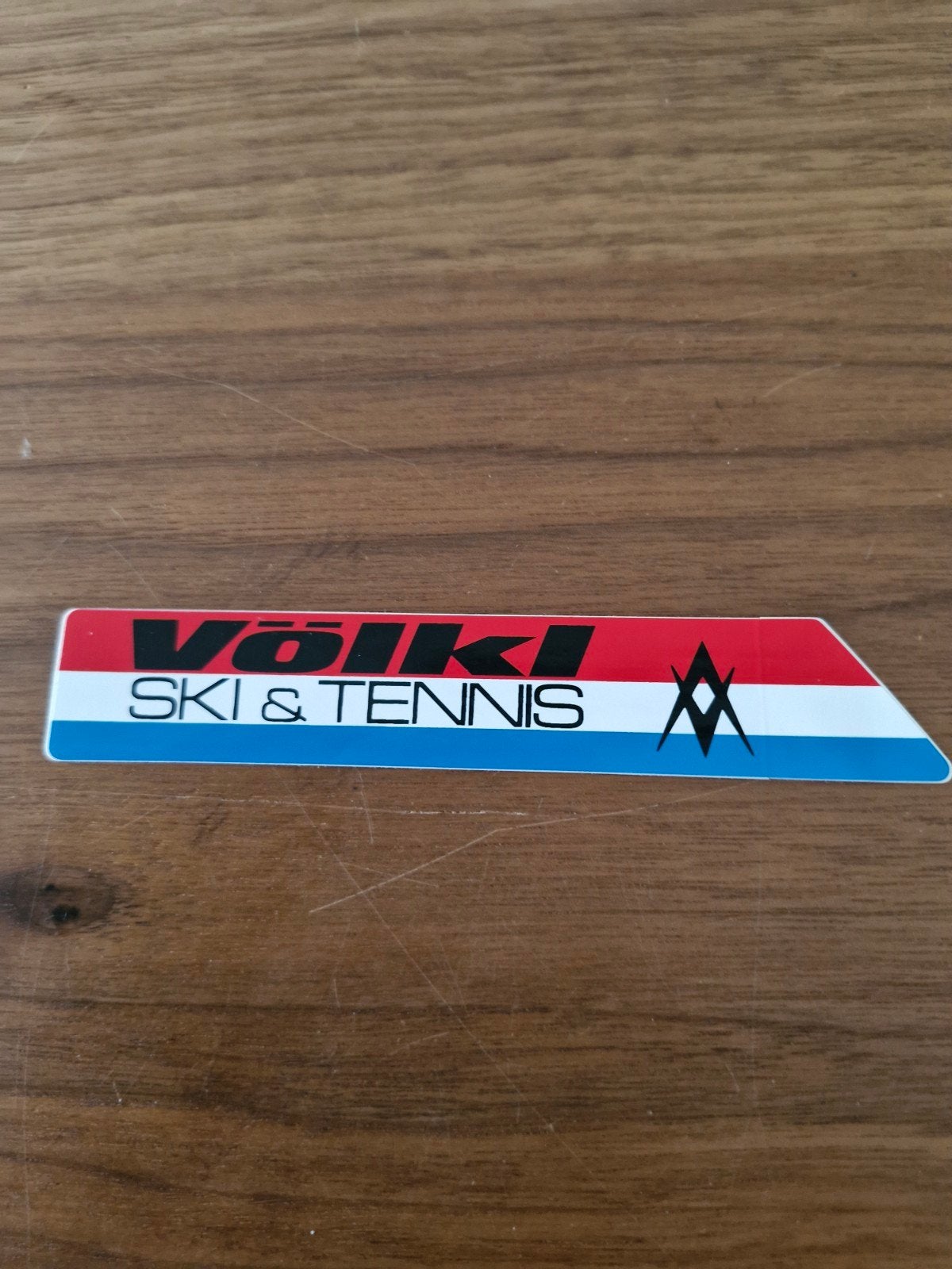10085 Vintage Völkl Ski & Tennis sticker, Ophalen of Verzenden, Nieuw, Merk