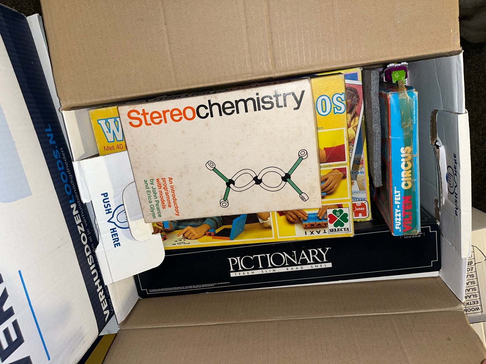 Vintage bordspellen: Stereochemistry, Pictionary, Fuzzy-Felt, Drie of vier spelers, Ophalen, Gebruikt