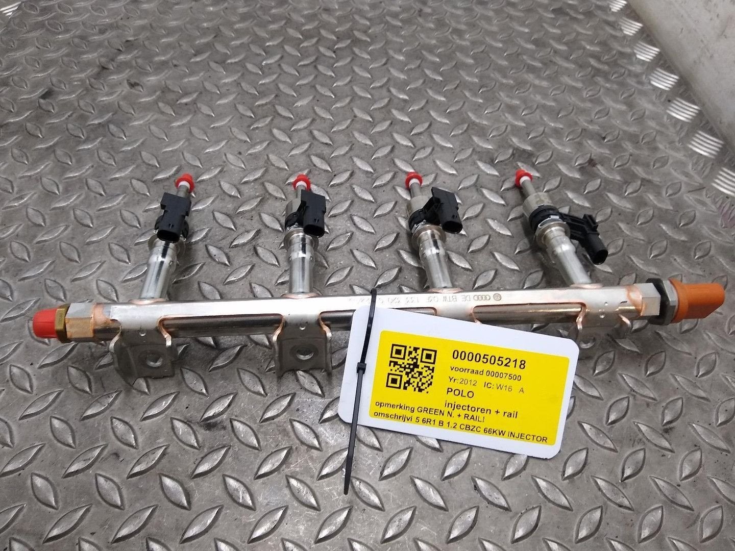 VOLKSWAGEN POLO BRANDSTOF INJECTOR / VERSTUIVER 2012, Auto-onderdelen, Ophalen of Verzenden, Gebruikt, Stiba lid