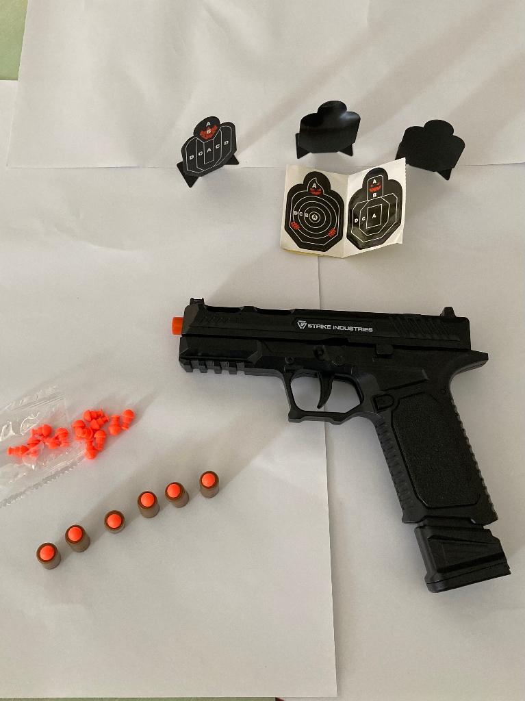 Plastic pistool met plastic kogels, Ophalen of Verzenden, Zo goed als nieuw