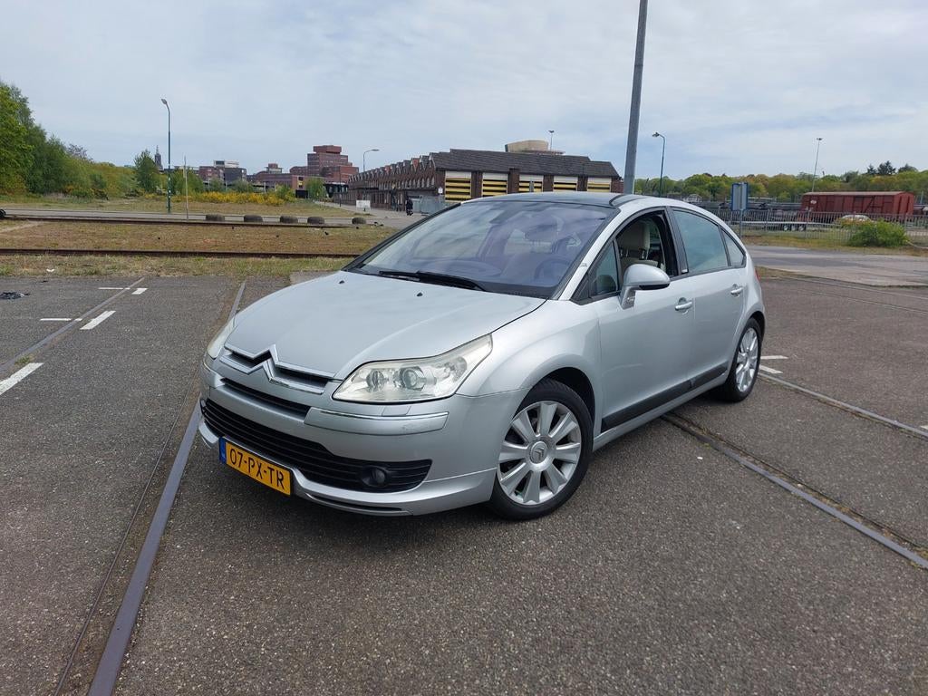 Citroën C4 2.0 16V Berline 2005 Grijs, Auto's, 136 pk, Beige, Alcantara, Origineel Nederlands