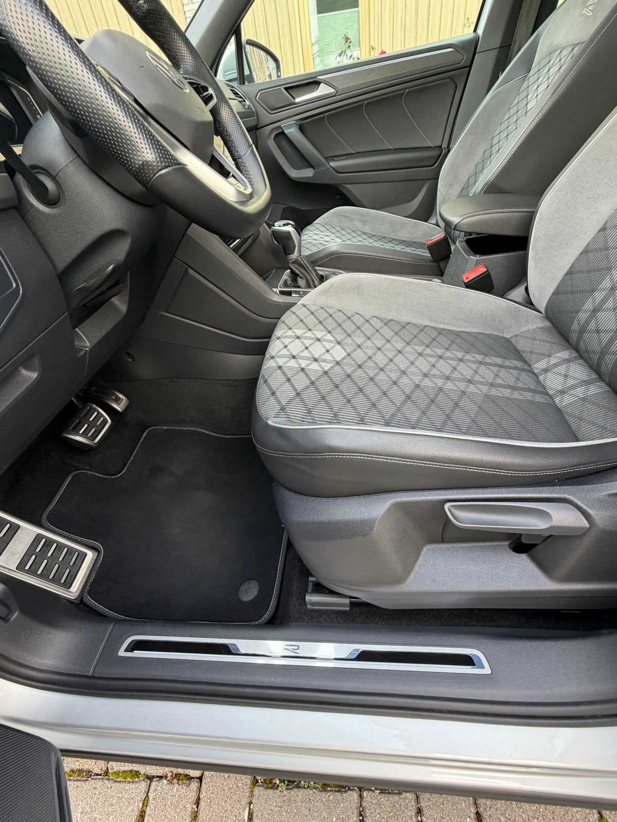 Foto 12 van Volkswagen Tiguan 1.5 TSI ACT 150pk DSG 2021 Grijs