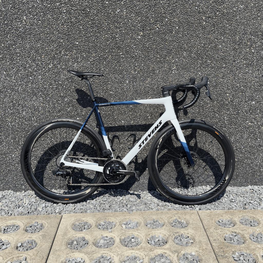 Stevens Izoard PRO (SRAM Force AXS, 58CM, 50mm carbon velg), 28 inch, Carbon, Heren, Zo goed als nieuw