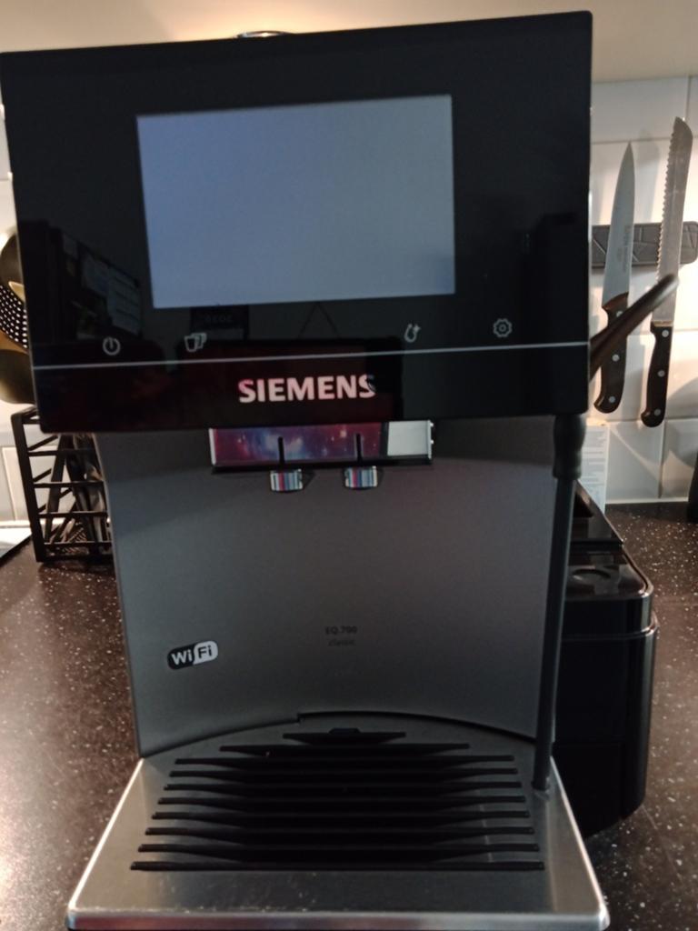 Siemens EQ.700 TP705R01 Volautomatische Espressomachine, Ophalen, Afneembaar waterreservoir, Espresso apparaat, 10 kopjes of meer