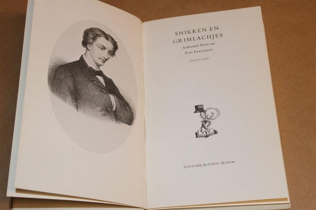 Snikken en Grimlachjes — Paaltjens — Klassieker, Ophalen of Verzenden, Gelezen