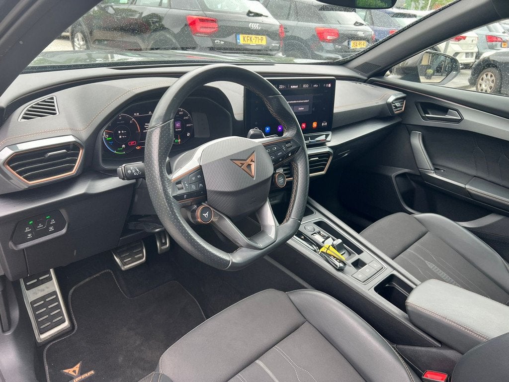 CUPRA Formentor 1.4 e-Hybrid VZ Performance 245pk, panorama,, Zwart, 4 cilinders, Formentor, Blauw