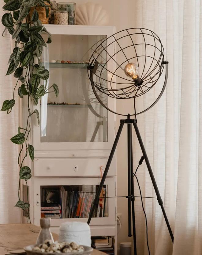 Qazqa Hanze FL50 Zwarte Tripod Vloerlamp, Ophalen of Verzenden, Nieuw, Metaal, 150 tot 200 cm