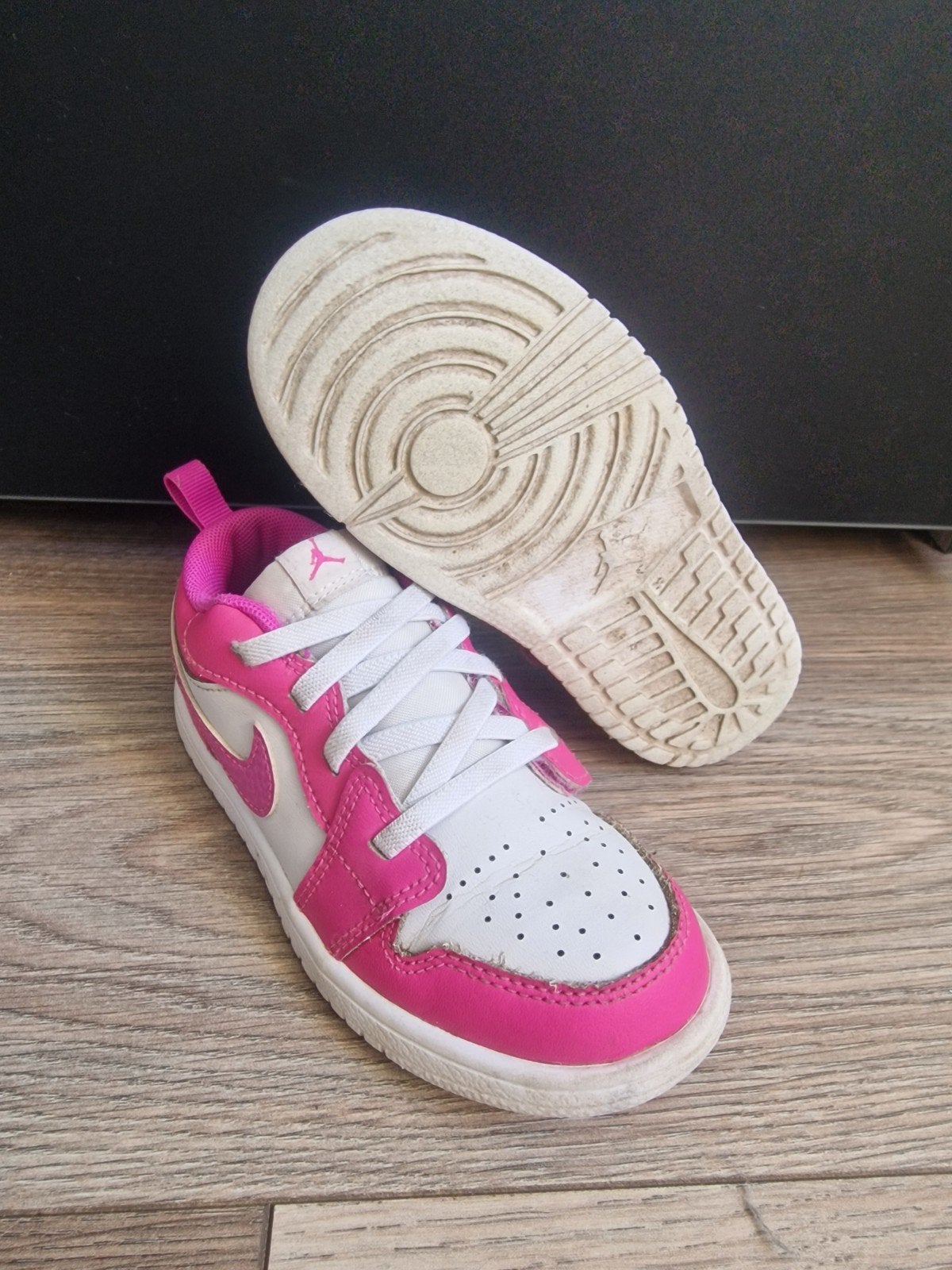 Leuke Jordan sneakers voor meiden, maat 27, klittenband, Kinderen en Baby's, Kinderkleding | Schoenen en Sokken, Meisje, Sportschoenen