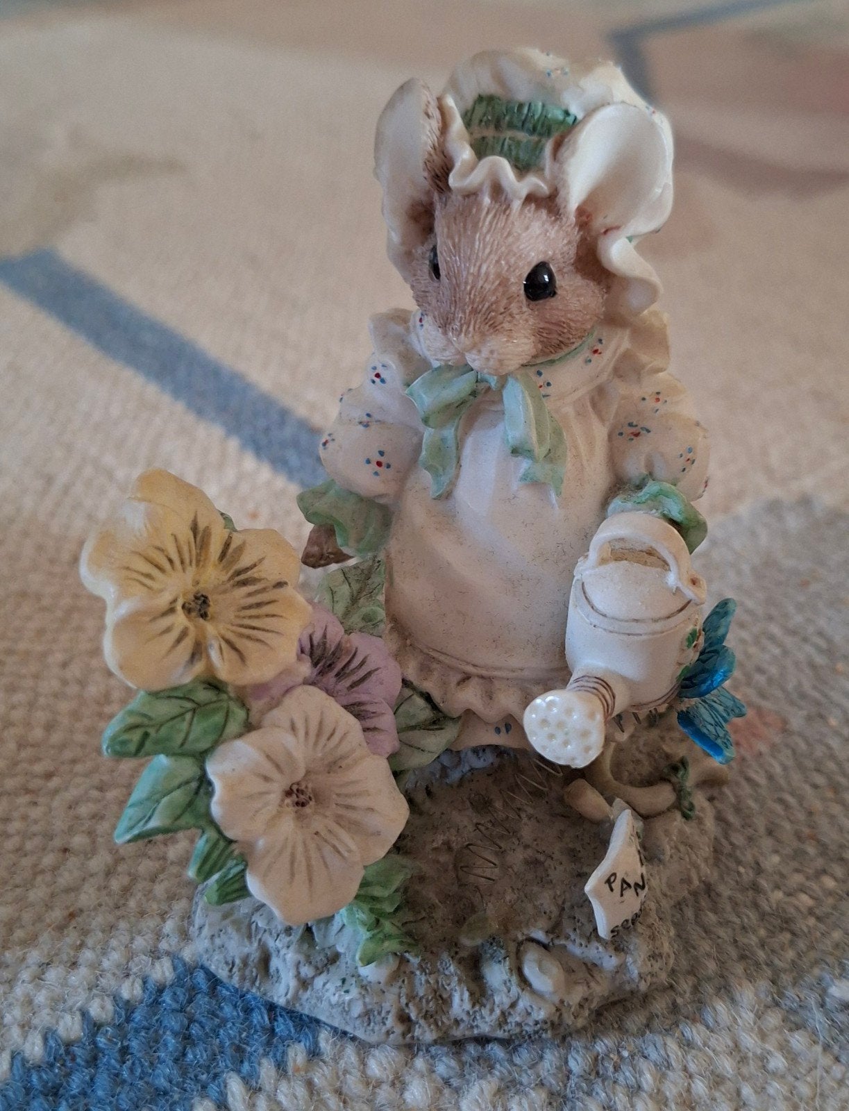 Mary Mary Muis Beeldje - Priscilla Hillman Enesco, Verzamelen, Beelden en Beeldjes, Ophalen of Verzenden, Gebruikt, Dier