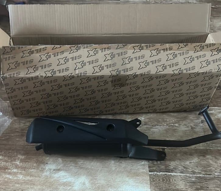 Nieuwe GY6 50cc Uitlaat China Scooter 4-takt Zwart 10”/12”, Ophalen of Verzenden, Nieuw, Uitlaat, Overige merken