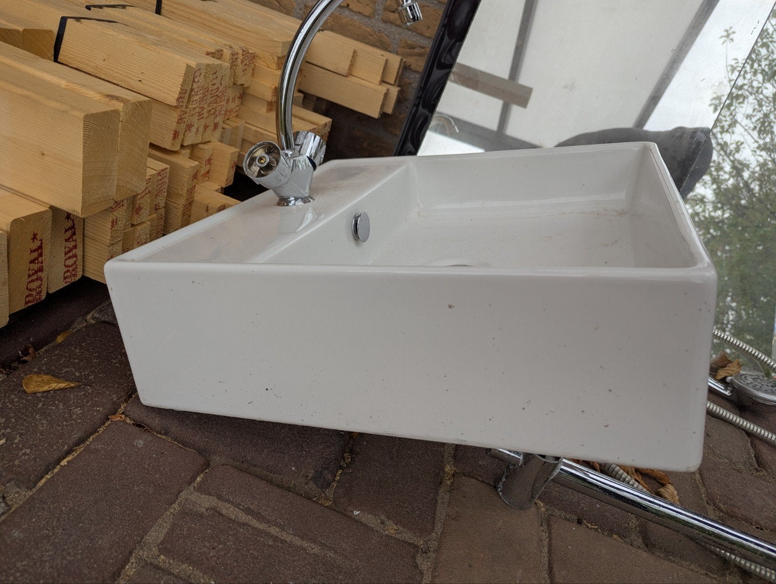 Wastafel met kraan, Ophalen, Zo goed als nieuw, Steen, Wastafel