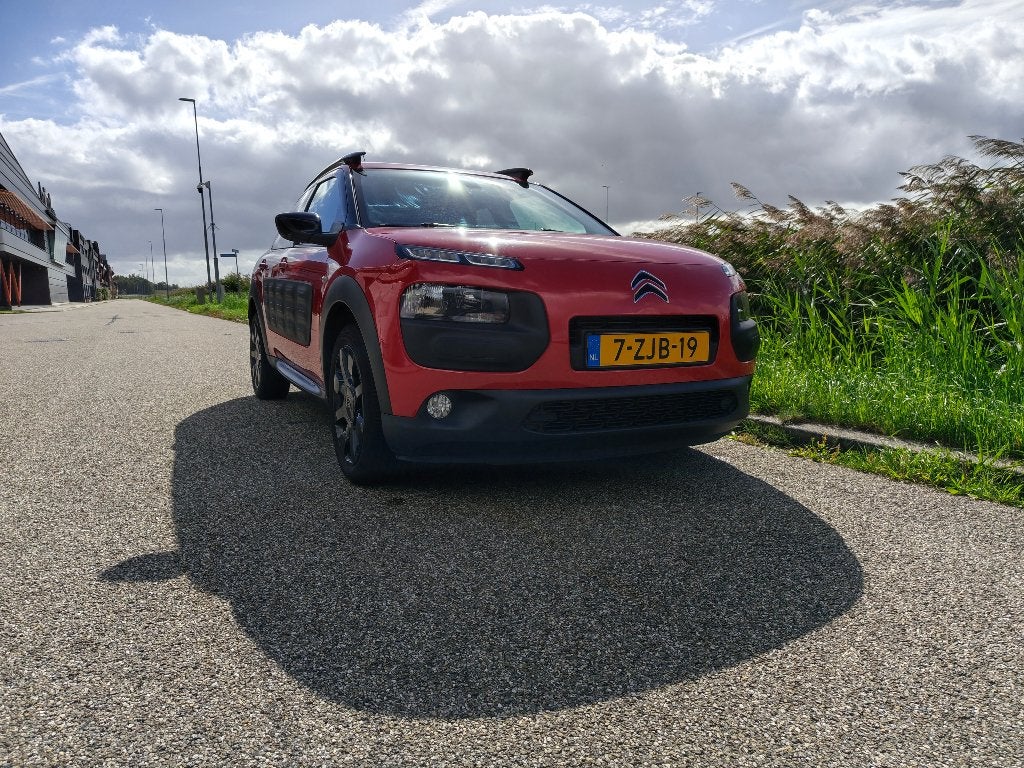 Zuinige Citroën C4 Cactus 1.2 VTI 82 2015 Rood, Auto's, Voorwielaandrijving, Stof, 1199 cc, Origineel Nederlands